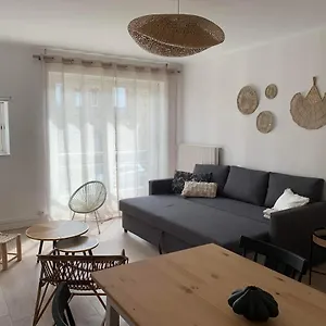  Appartement 40m2 Vue Sur Acces Direct Et Parking Prive